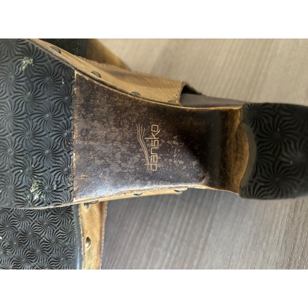 Dansko 6.5/7 Leather Cutout Slingback Clogs Chunky‎ Heel Studded Wood Platforms - Picture 9 of 10
